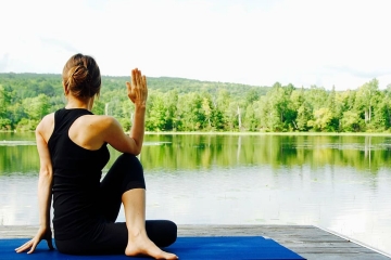 wellness-yoga-woman-natural-landscape_menu